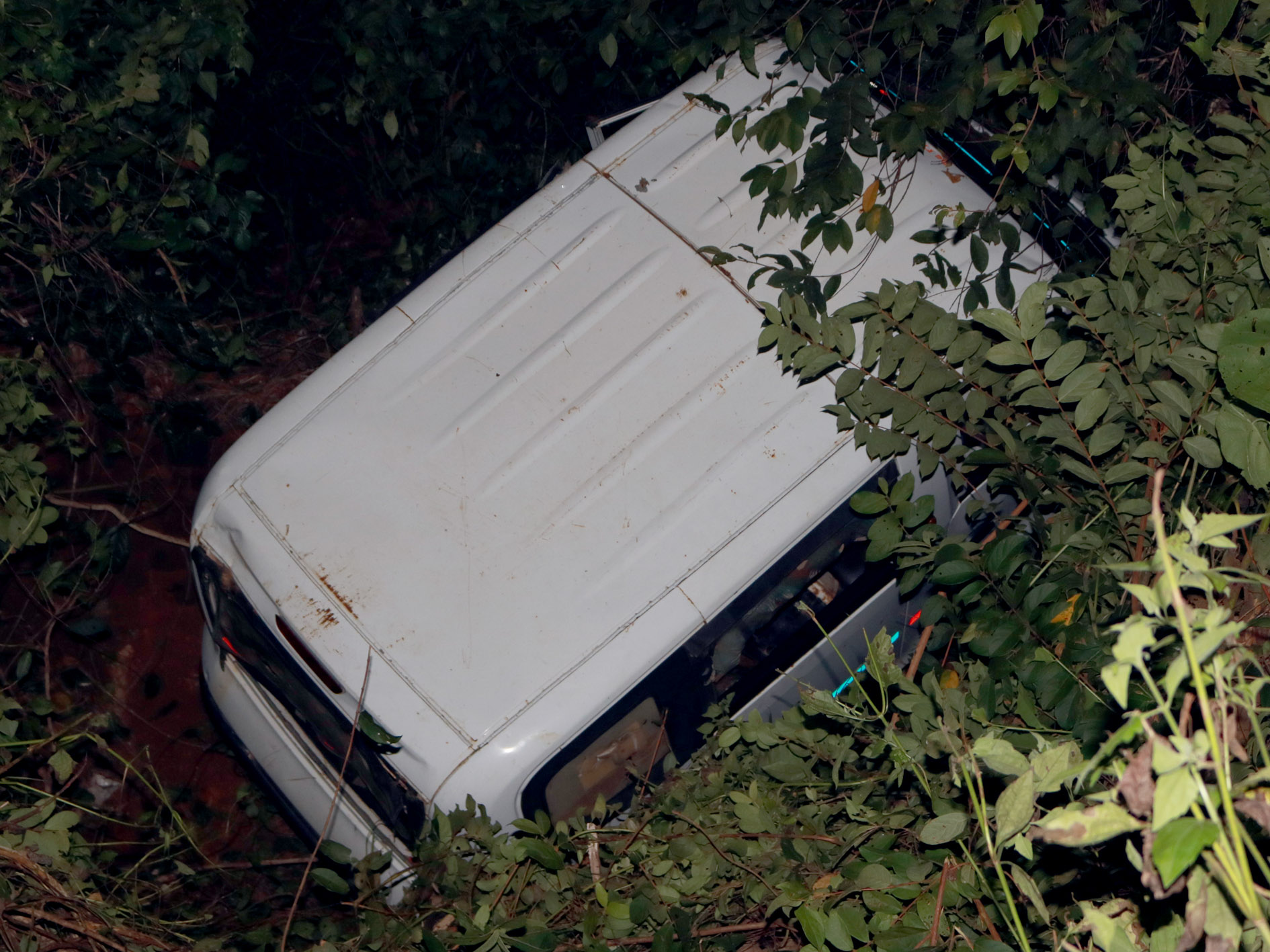 ನಿಯಂತ್ರಣ ತಪ್ಪಿ ಪ್ರಪಾತಕ್ಕೆ ಉರುಳಿ ಬಿದ್ದ ರಿಕ್ಷಾ: ಚಾಲಕ ಸಹಿತ ಏಳು ಮಂದಿಗೆ ಗಾಯ